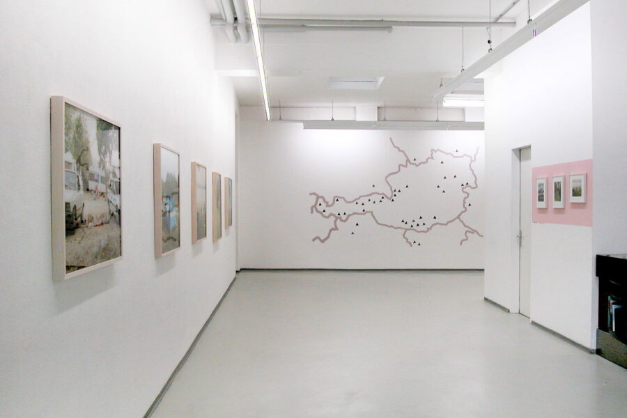 Installationsansicht, Andrew Phelps, »Nature De Luxe«, 2004