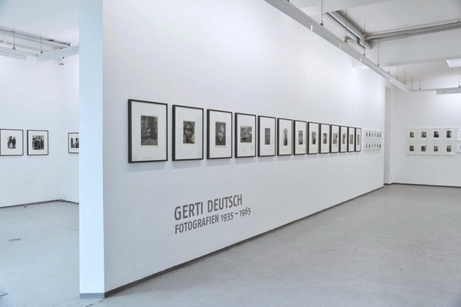 Installationsansicht, Gerti Deutsch, »Fotografien 1935 – 1965«, 2011