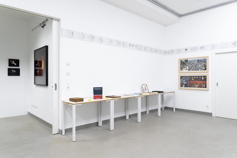 Installationsansicht, »Verlage zu Gast N°6: The Angry Bat«, 2024
