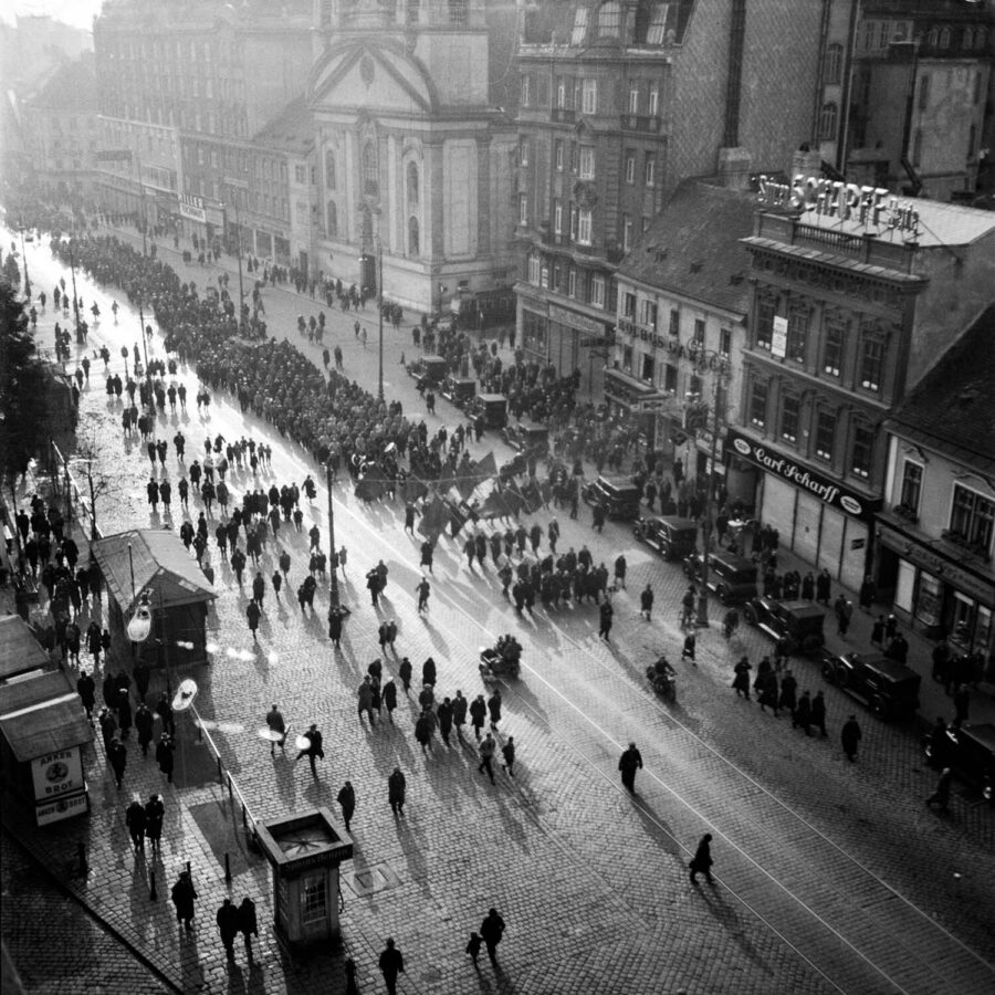 Edith Tudor-Hart, »1.Mai, Tag der Arbeit«, Wien, ca. 1931